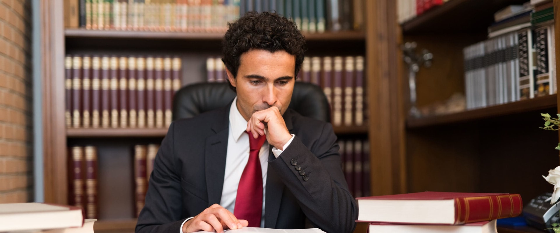 Best Schools for Associate's Degree in Law: Your Guide to A-Level Law Education and Legal Careers