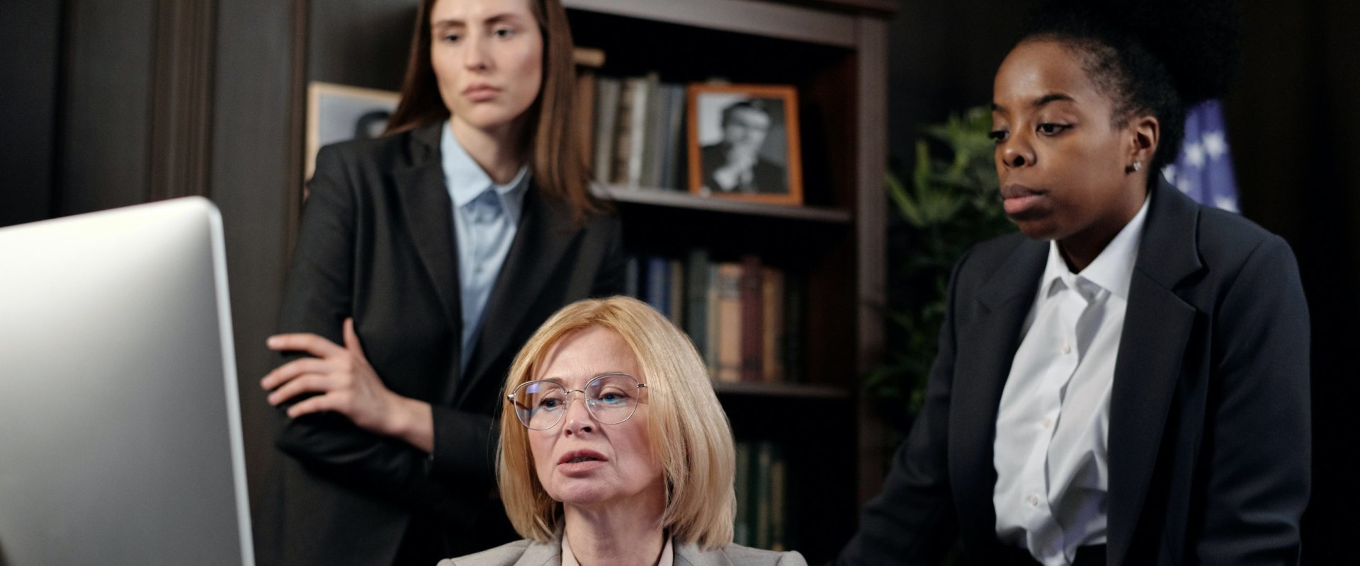 Career Options with an Associate's Degree in Law